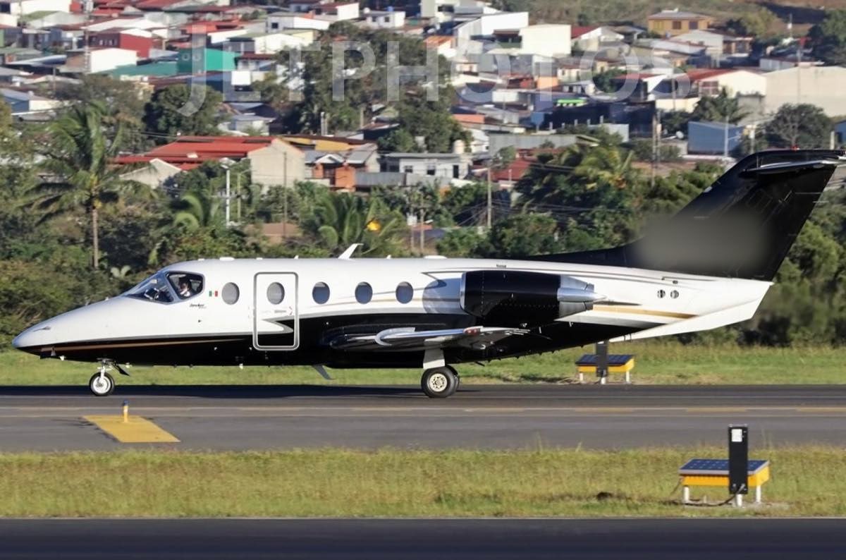Hawker 400XP, Light Jet privado